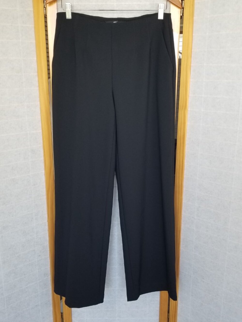 UP! Pants NWT from the Luxury Collection Black Size 6 Slimming Tummy Control